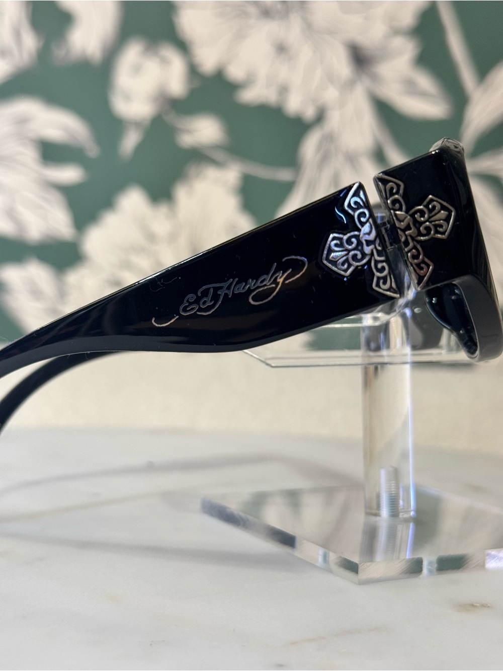 Ed Hardy Black Oval Sunglasses with Dark Smoke Lenses - Picture 5 of 5